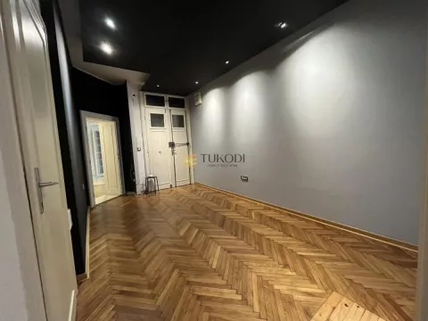 Salonac u centru grada za poslovni prostor 80m2