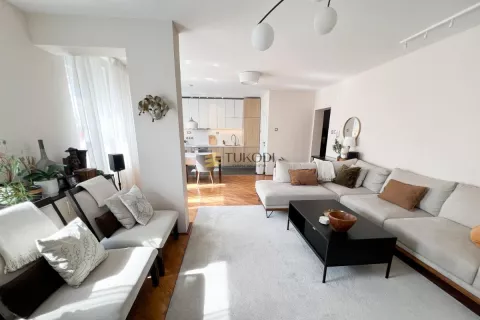 4.0 dupleks bez kosina, 102m², namešten – Cara Dušana