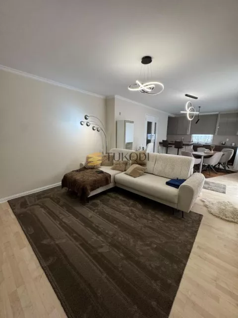 Dvoetažna kuća,Veternička rampa 400m2