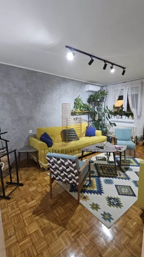 Prodaja 2,0 stan od 52m2 Železnička