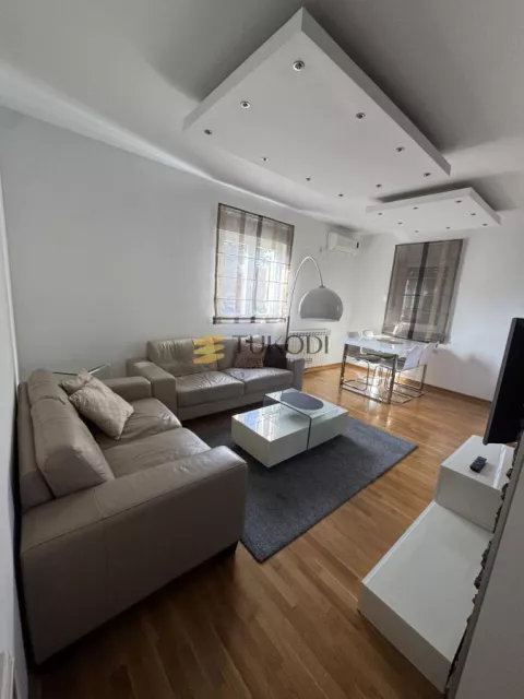 Zemun, Gornji Grad | 52 m² - potpuno opremljen